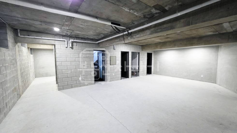 서울 강남구 역삼동 무권리, 역삼역 2분, 초역세권, 지하1층 임대 월세 매물번호 33631 사진 2