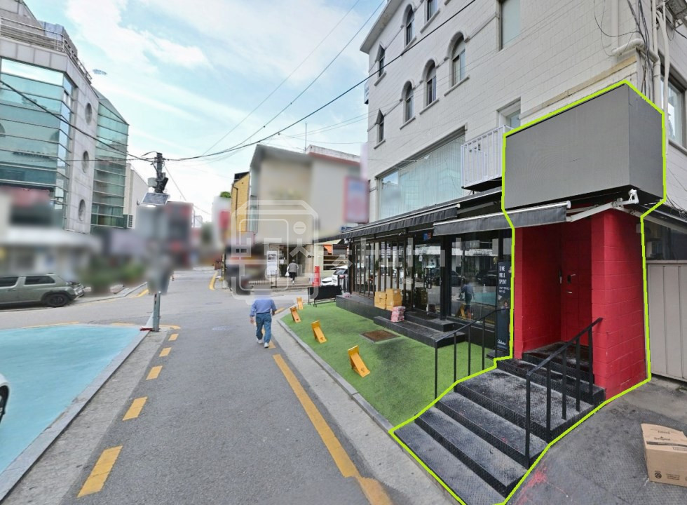 서울 강남구 신사동 압구정로데오역 도보 1분, 초역세권, 코너건물 지하1층 임대 월세 매물번호 33970 사진 2