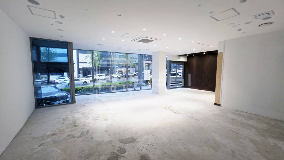 서울 강남구 역삼동 무권리, 언주로 대로변 1층 임대 월세 매물번호 34020 사진 2