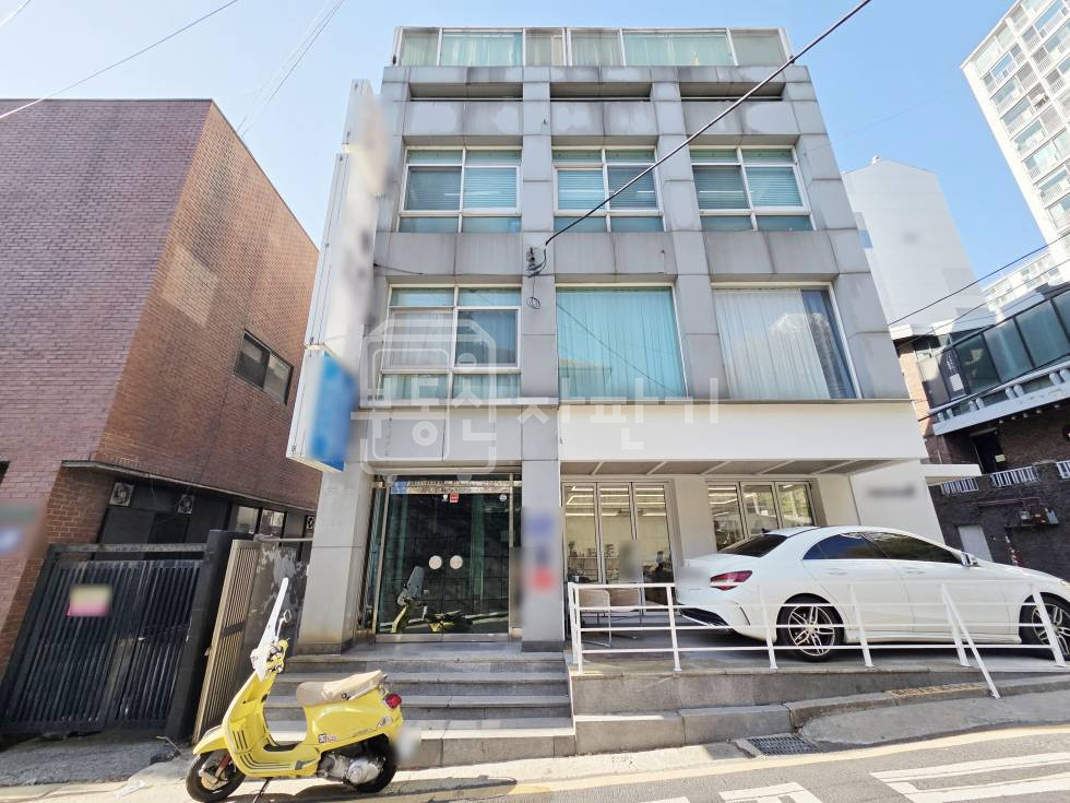 서울 강남구 청담동 청담역 도보 5분, 코너건물 2층 임대 월세 매물번호 33968 사진 1