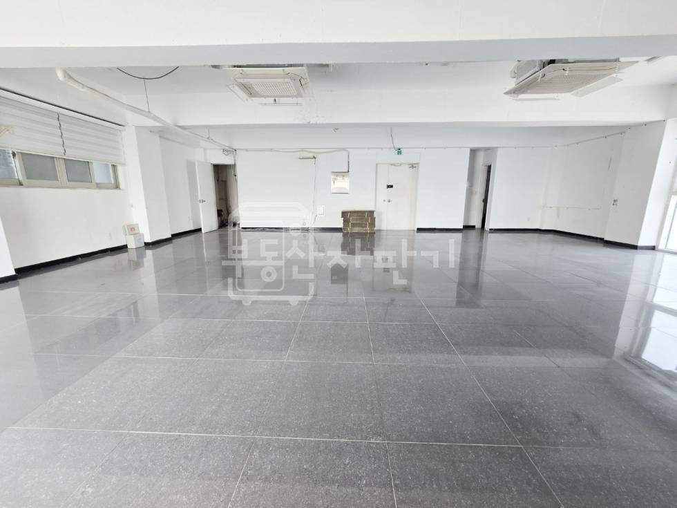 서울 강남구 논현동 강남구청역 도보 4분, 역세권, 도로변 4층 임대 월세 매물번호 34033 사진 5