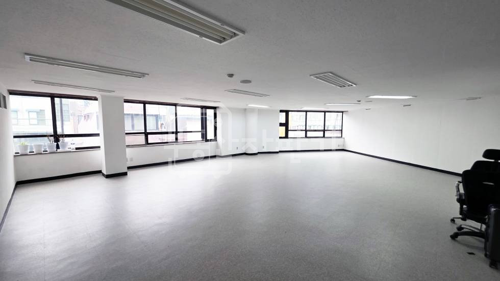 서울 강남구 역삼동 무권리, 역삼역 3분, 역세권, 4층 임대 월세 매물번호 33948 사진 2