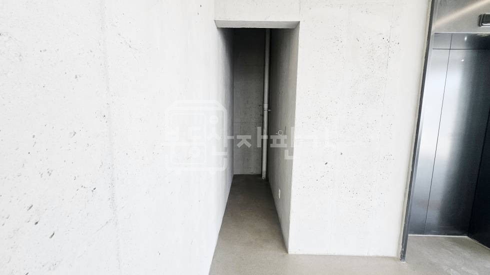 서울 서초구 반포동 무권리, 7호선 논현역 2분, 초역세권, 7층 임대 월세 매물번호 34093 사진 6