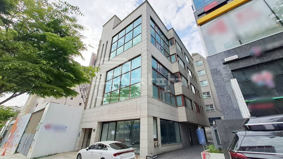 서울 강남구 논현동 무권리, 7호선 학동역 1분, 초역세권, 지하1층 임대 월세 매물번호 34084 사진 1