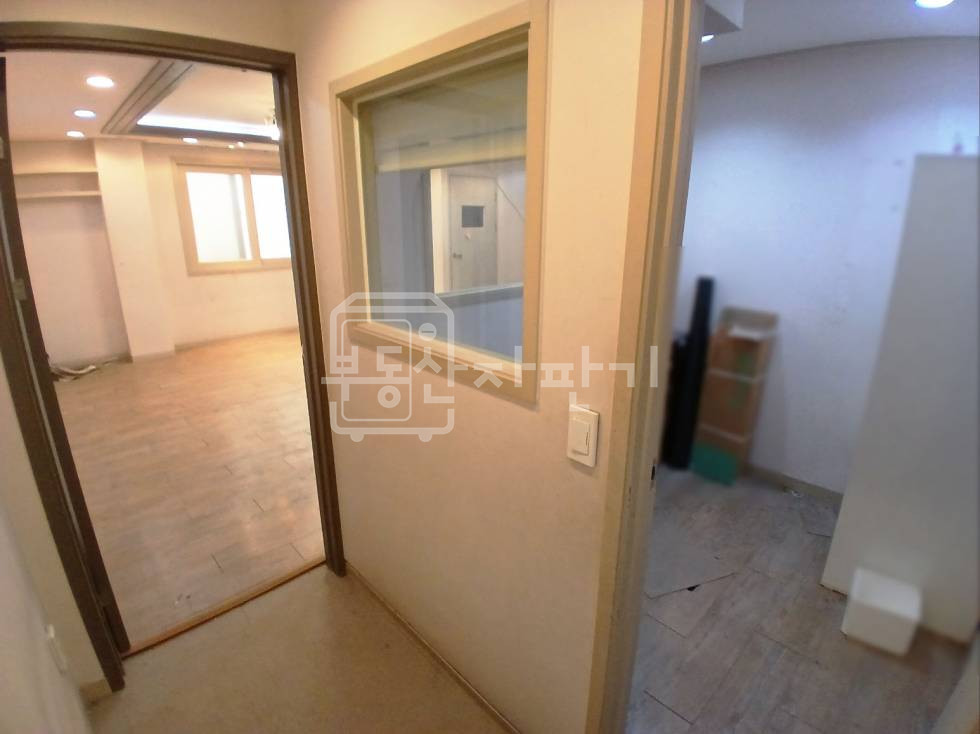 서울 강남구 신사동 무권리, 신사동 주민센터 인근, 4층 임대 월세 매물번호 30648 사진 2