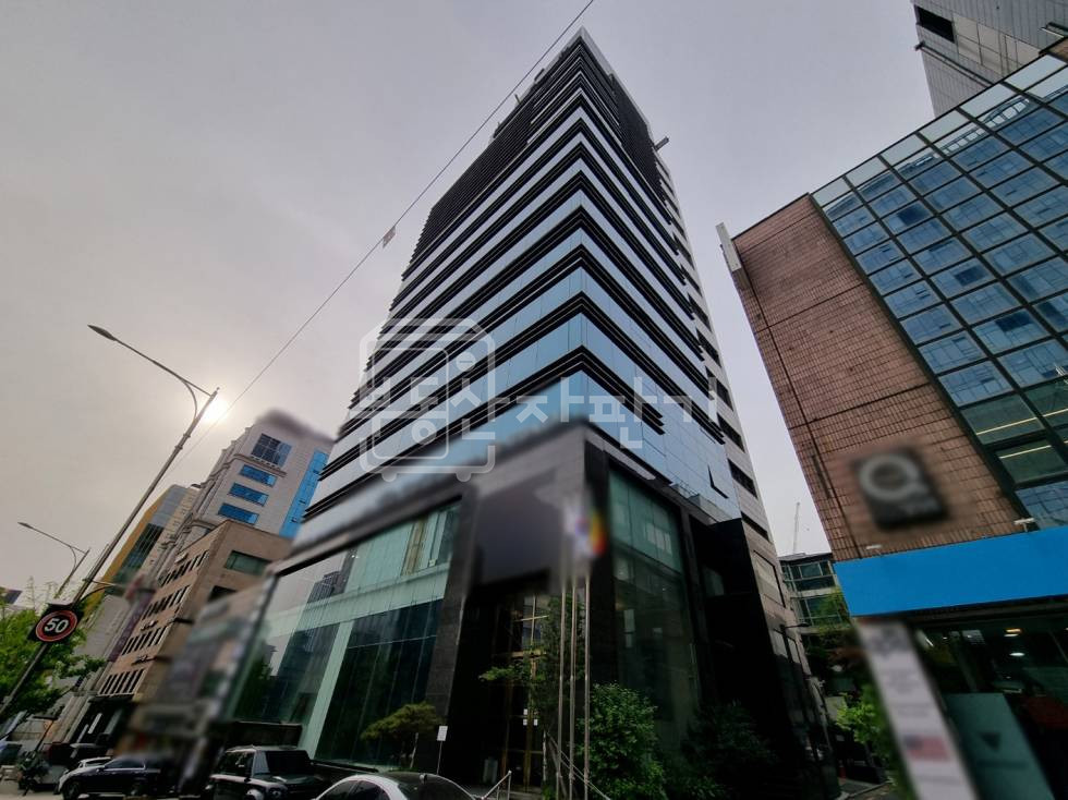 서울 강남구 청담동 무권리, 압구정로데오역 도보 9분, 역세권, 8층 임대 월세 매물번호 34120 사진 1