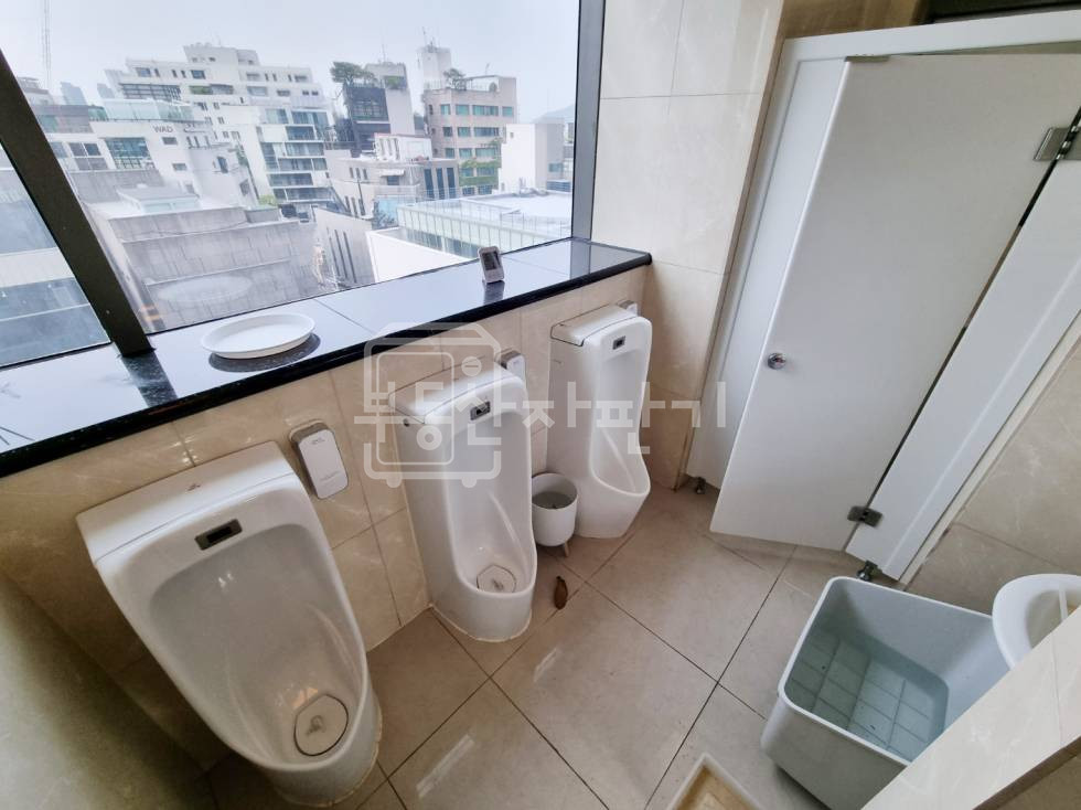 서울 강남구 청담동 무권리, 압구정로데오역 도보 9분, 역세권, 8층 임대 월세 매물번호 34120 사진 17