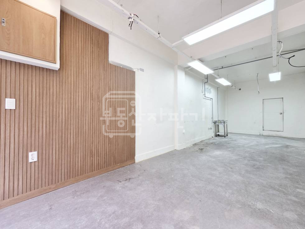 서울 송파구 석촌동 석촌고분역 도보 2분, 초역세권, 이면도로, 1층 임대 월세 매물번호 34133 사진 4