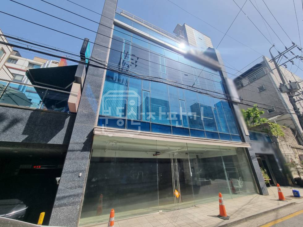 서울 강남구 청담동 무권리, 압구정로데오역 1분, 초 역세권, 1층 임대 월세 매물번호 33009 사진 1