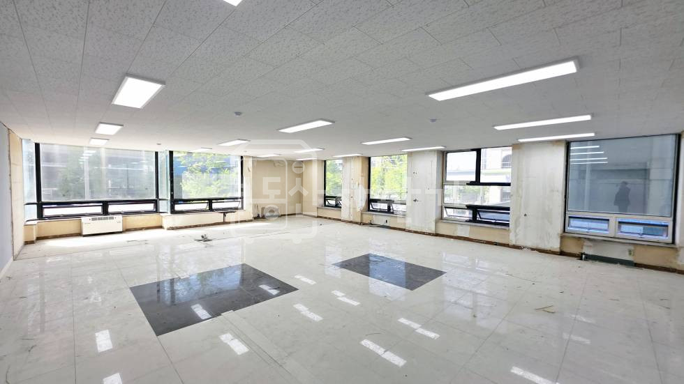 서울 강남구 논현동 무권리, 학동역 7분, 역세권, 대로변 2층 임대 월세 매물번호 34173 사진 1