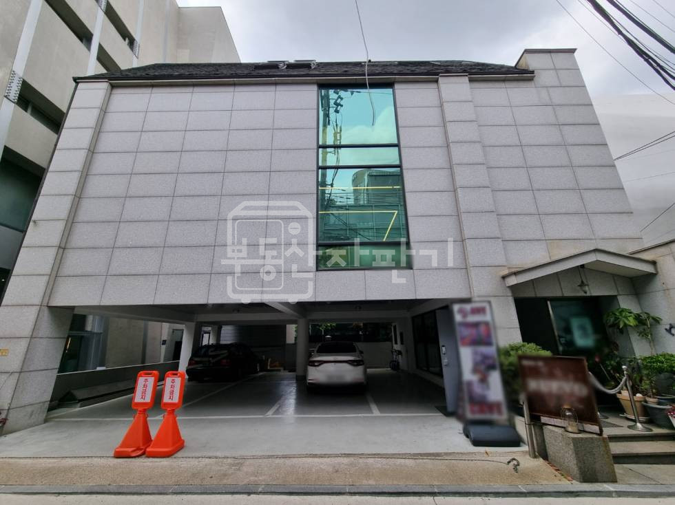 서울 강남구 신사동 무권리, 압구정로데오역 도보 10분, 3층 임대 월세 매물번호 29917 사진 1