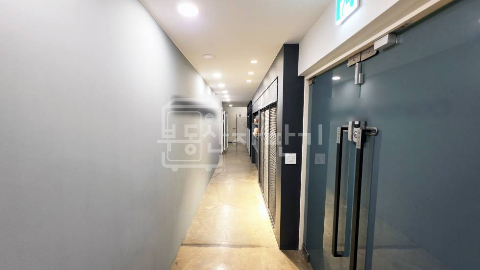 서울 강남구 신사동 압구정역/압구정로데오역 10분, 더블역세권 지하1층 임대 월세 매물번호 34200 사진 11