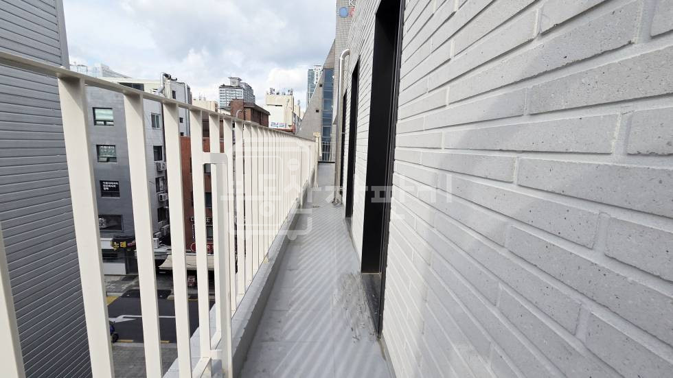 서울 강남구 도곡동 매봉역 도보 2분, 초역세권, 이면도로, 5층 임대 월세 매물번호 31590 사진 7
