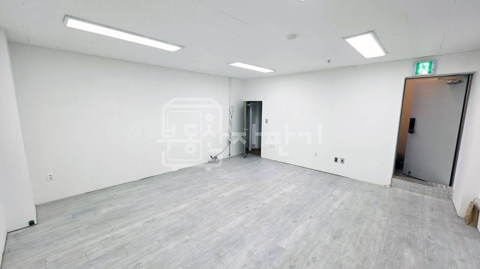 서울 강남구 역삼동 무권리, 역삼역 6분, 역세권, 지하1층 임대 월세 매물번호 34247 사진 1