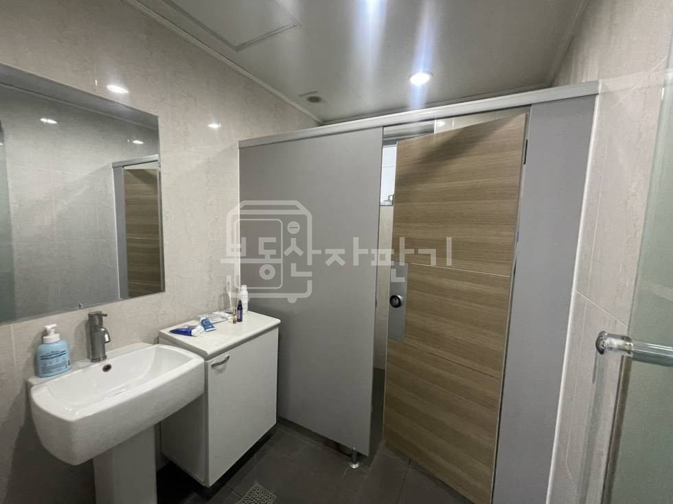 서울 강남구 논현동 무권리 선정릉역 도보 1분 초역세권 대로변, 코너건물 8층 월세 매물번호 26647 사진 7