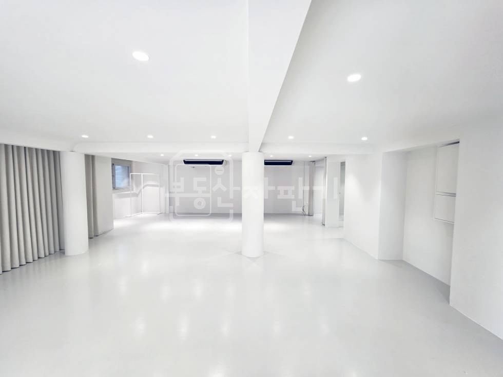 서울 강남구 신사동 무권리, 압구정 로데오거리 인근, 1층 임대 월세 매물번호 33403 사진 3