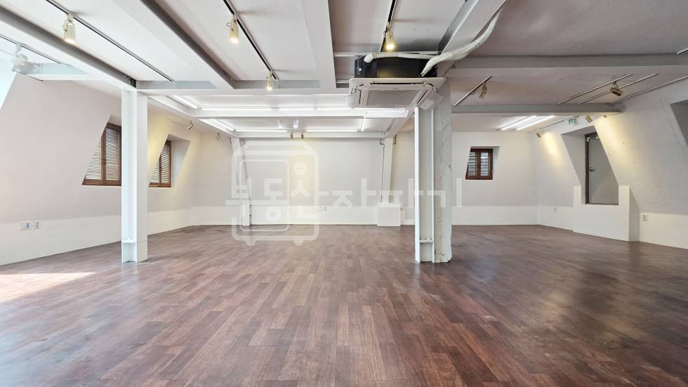 서울 강남구 신사동 신사역 도보 10분, 역세권, 세로수길 브런치골목, 3층 임대 월세 매물번호 34673 사진 2