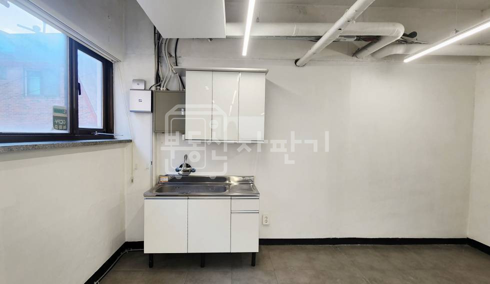 서울 강남구 논현동 7호선 학동역 도보 3분, 초역세권, 코너 건물, 1층 임대 월세 매물번호 34672 사진 5