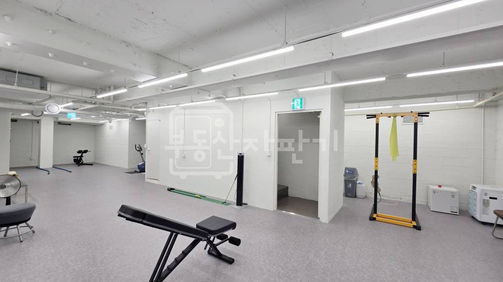 서울 강남구 논현동 무권리,신논현역 도보 2분, 초역세권, 지하1층 임대 월세 매물번호 24904 사진 3