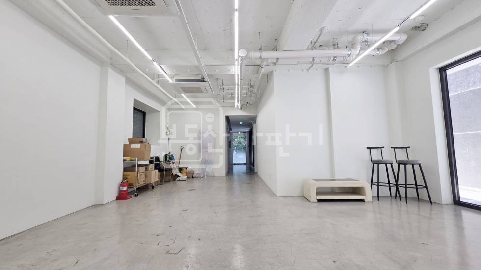 서울 강남구 논현동 무권리,신논현역 도보 2분, 초역세권, 1층 임대 월세 매물번호 24902 사진 5