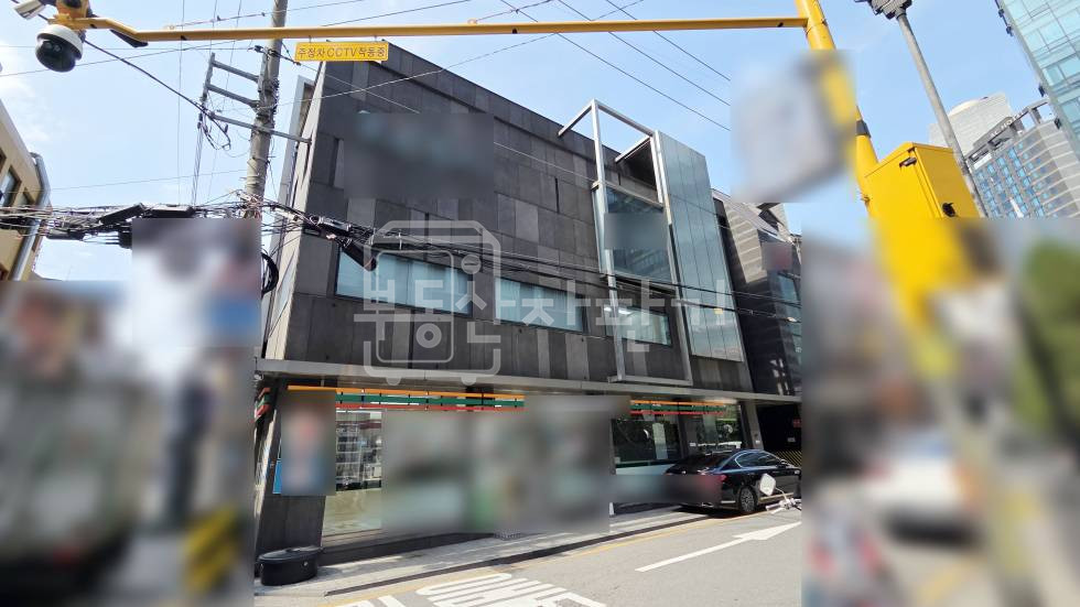 서울 강남구 역삼동 무권리, 역삼역 도보 2분, 초역세권, 코너건물 3층 임대 월세 매물번호 34802 사진 1