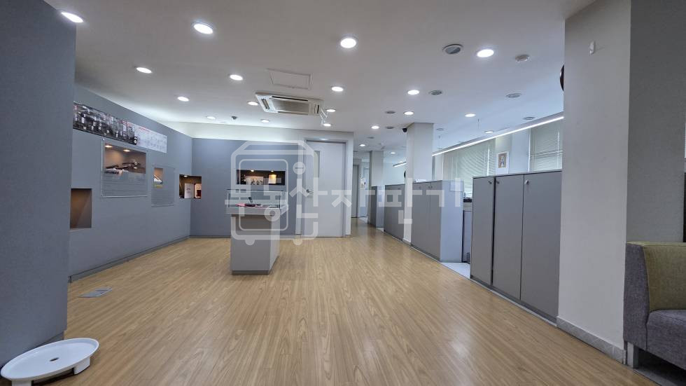 서울 강남구 역삼동 무권리, 역삼역 도보 2분, 초역세권, 코너건물 4층 임대 월세 매물번호 34803 사진 2