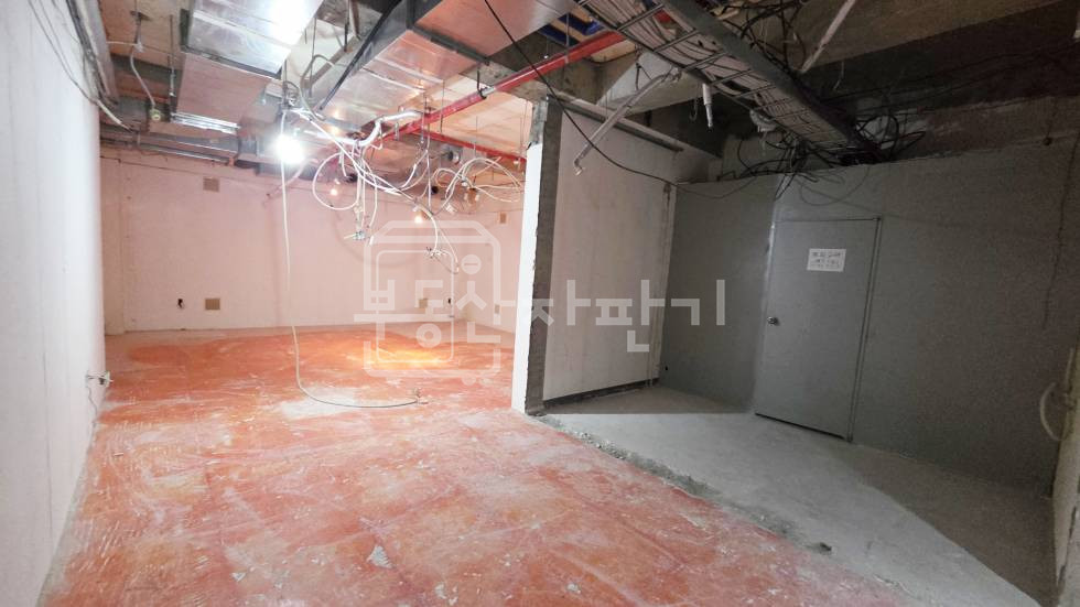 서울 강남구 역삼동 역삼역 도보 4분, 역세권, B1층 임대 월세 매물번호 34597 사진 3
