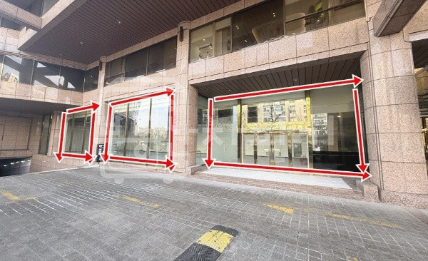 서울 강남구 신사동 압구정역 도보 3분, 초역세권, 1층 임대 월세 매물번호 34810 사진 1