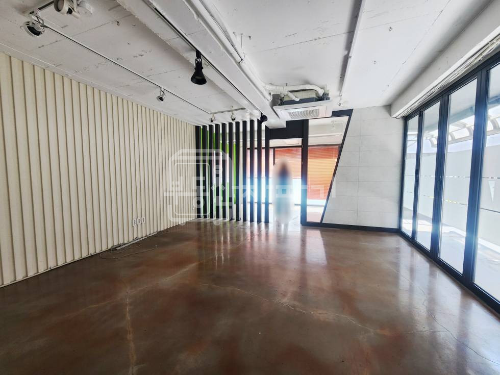 서울 강남구 신사동 무권리, 신사역 6분, 역세권, 3층 임대 월세 매물번호 34822 사진 2