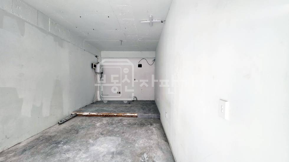 서울 강남구 논현동 234-24 무권리, 언주역 2분, 초역세권, 1층 임대 월세 매물번호 27671 사진 2