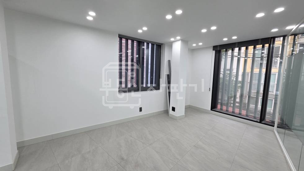 서울 강남구 논현동 무권리, 언주역 도보 5분, 역세권, 코너건물 2층 임대 월세 매물번호 34935 사진 7