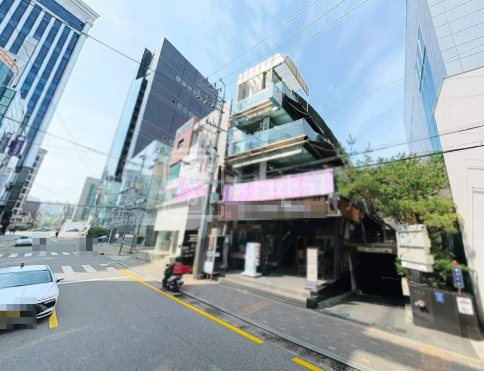 서울 강남구 신사동 무권리, 압구정로데오역 도보 8분, 역세권, 1층 임대 월세 매물번호 34942 사진 1