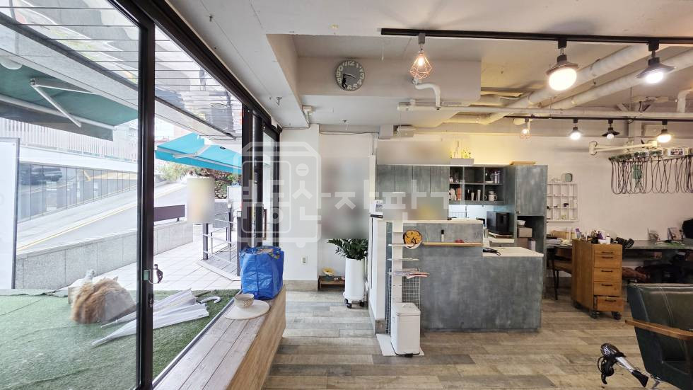 서울 강남구 역삼동 신논현역 도보 3분, 초역세권, 이면도로, 1층 임대 월세 매물번호 34849 사진 5