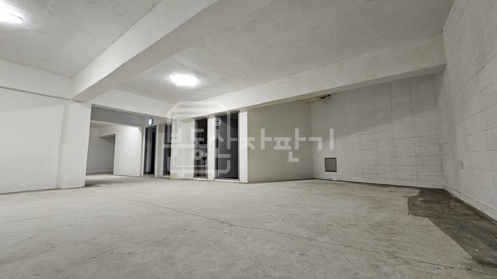 서울 강남구 논현동 무권리, 더블역세권, 리모델링건물 지하1층 임대 월세 매물번호 30861 사진 4