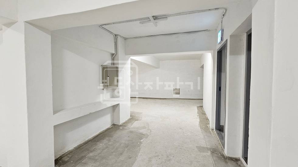 서울 강남구 논현동 무권리, 더블역세권, 리모델링건물 지하1층 임대 월세 매물번호 30861 사진 5