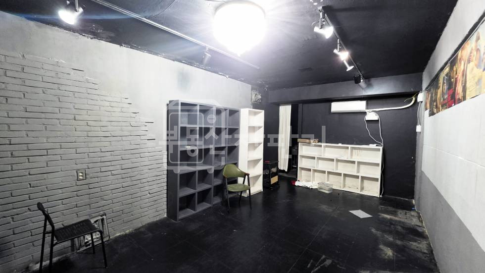 서울 강남구 논현동 무권리, 논현역 7분, 역세권, 지하1층 임대 월세 매물번호 34960 사진 1