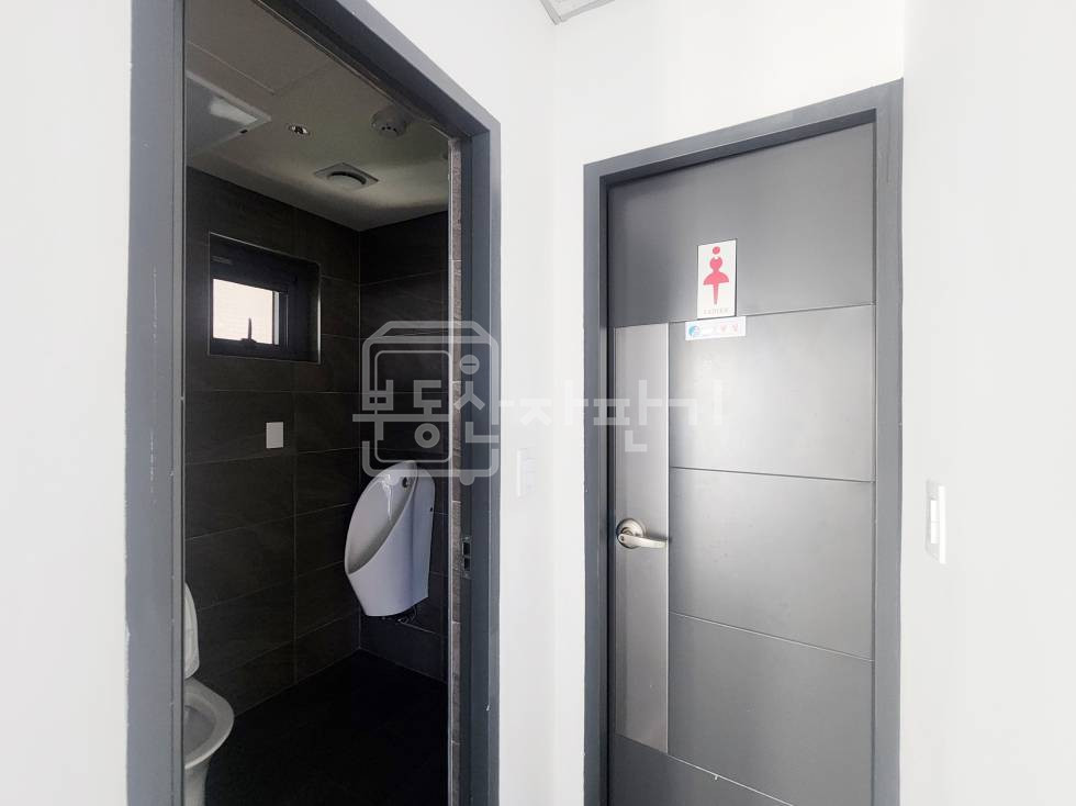 서울 강남구 논현동 무권리, 강남구청역 3분, 초역세권, 2층 임대 월세 매물번호 34985 사진 3
