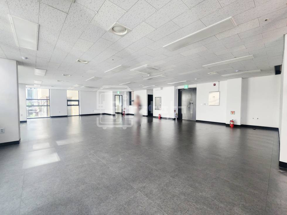 서울 강남구 논현동 무권리, 강남구청역 3분, 초역세권, 2층 임대 월세 매물번호 34985 사진 7