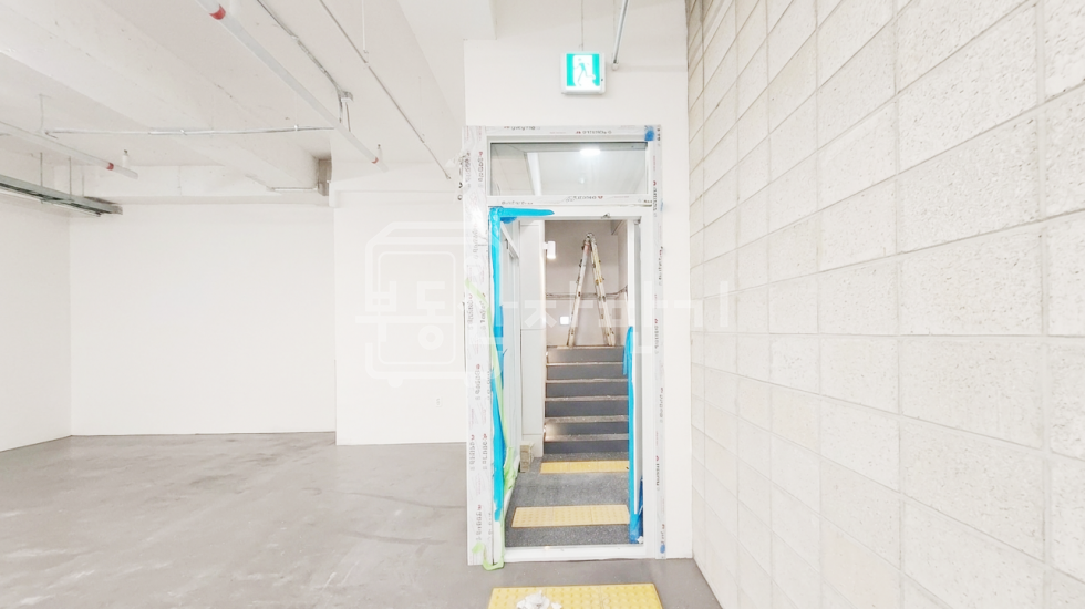 서울 강남구 대치동 무권리, 수인분당선 한티역 4분, 역세권, 지하1층 임대 월세 매물번호 35001 사진 5