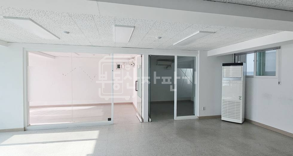 서울 강남구 논현동 9호선 언주역 도보 3분, 초역세권, 코너건물, 2층 임대 월세 매물번호 34951 사진 9