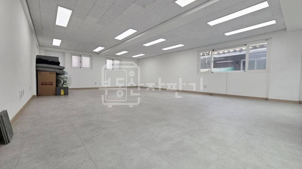 서울 강남구 논현동 9호선 언주역 도보 3분, 초역세권, 코너건물, 2층 임대 월세 매물번호 34949 사진 3