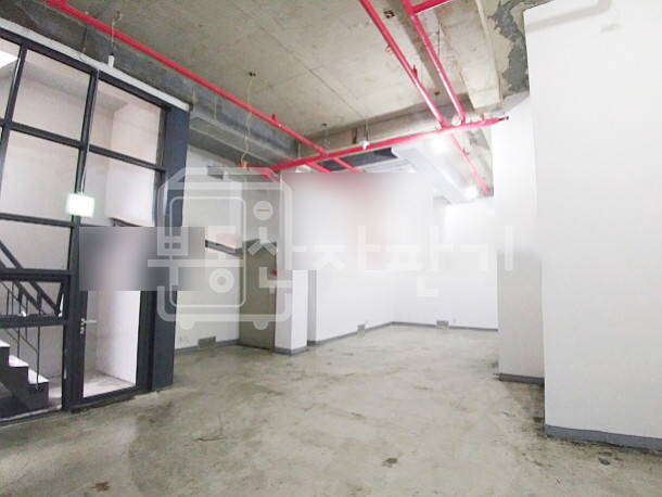 서울 강남구 신사동 무권리, 가로수길, 신사역 6분, 역세권, 지하 1층 임대 월세 매물번호 20062 사진 3