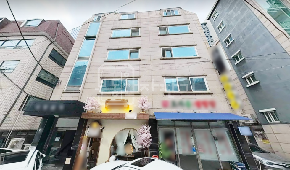 서울 강남구 논현동 무권리, 신사역 6분, 역세권, 3층 임대 월세 매물번호 35033 사진 1