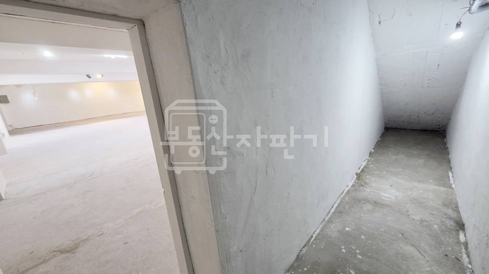 서울 강남구 청담동 무권리 강남구청역 도보 3분 초역세권, 지하 1층 임대 월세 매물번호 34900 사진 3