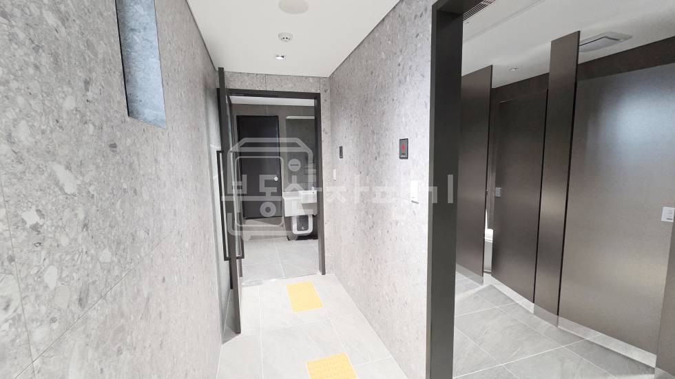 서울 강남구 역삼동 무권리, 언주역 도보 2분, 초역세권, 코너건물 9층 임대 월세 매물번호 35082 사진 7