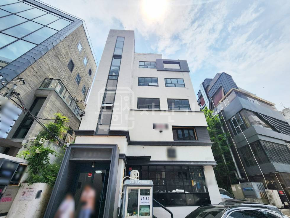 서울 강남구 청담동 무권리, 압구정로데오역10분, 역세권, 4층 임대 월세 매물번호 28230 사진 1
