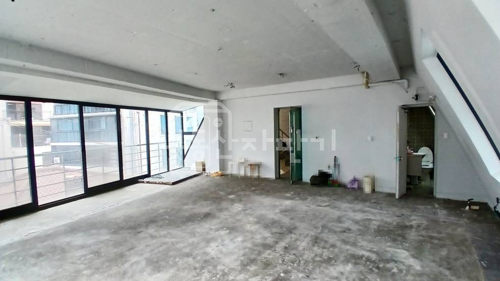 서울 강남구 신사동 무권리, 압구정로데오역 6분, 역세권, 4층 임대 월세 매물번호 35035 사진 3