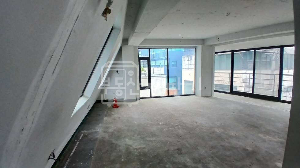 서울 강남구 신사동 무권리, 압구정로데오역 6분, 역세권, 4층 임대 월세 매물번호 35035 사진 5