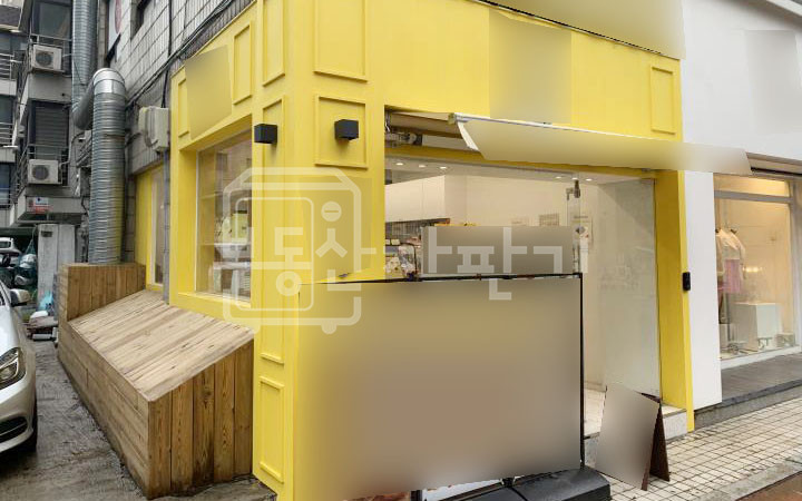 서울 강남구 논현동 논현역 7분, 역세권, 이면도로, 코너건물, 1층 임대 월세 매물번호 21909 사진 1