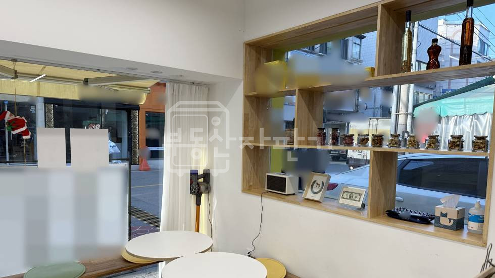 서울 강남구 논현동 논현역 7분, 역세권, 이면도로, 코너건물, 1층 임대 월세 매물번호 21909 사진 2
